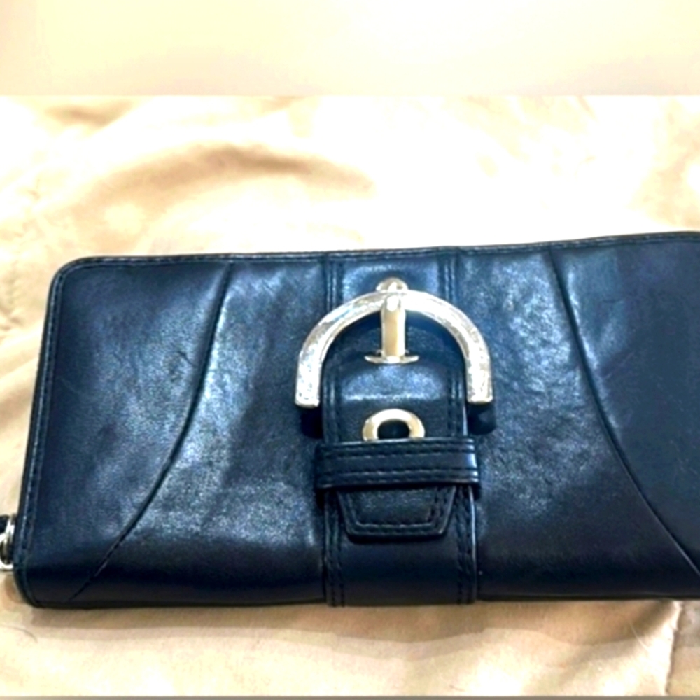 COACH IN EUC LARGE LEATHER WALLET W SILVER HARDWARE, LT BLUE INTERIOR